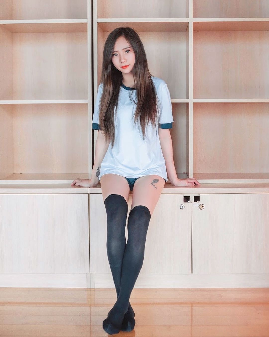 之心 白皙性感女神深藏不露 微笑下暗藏胸器-第1章-图片18
