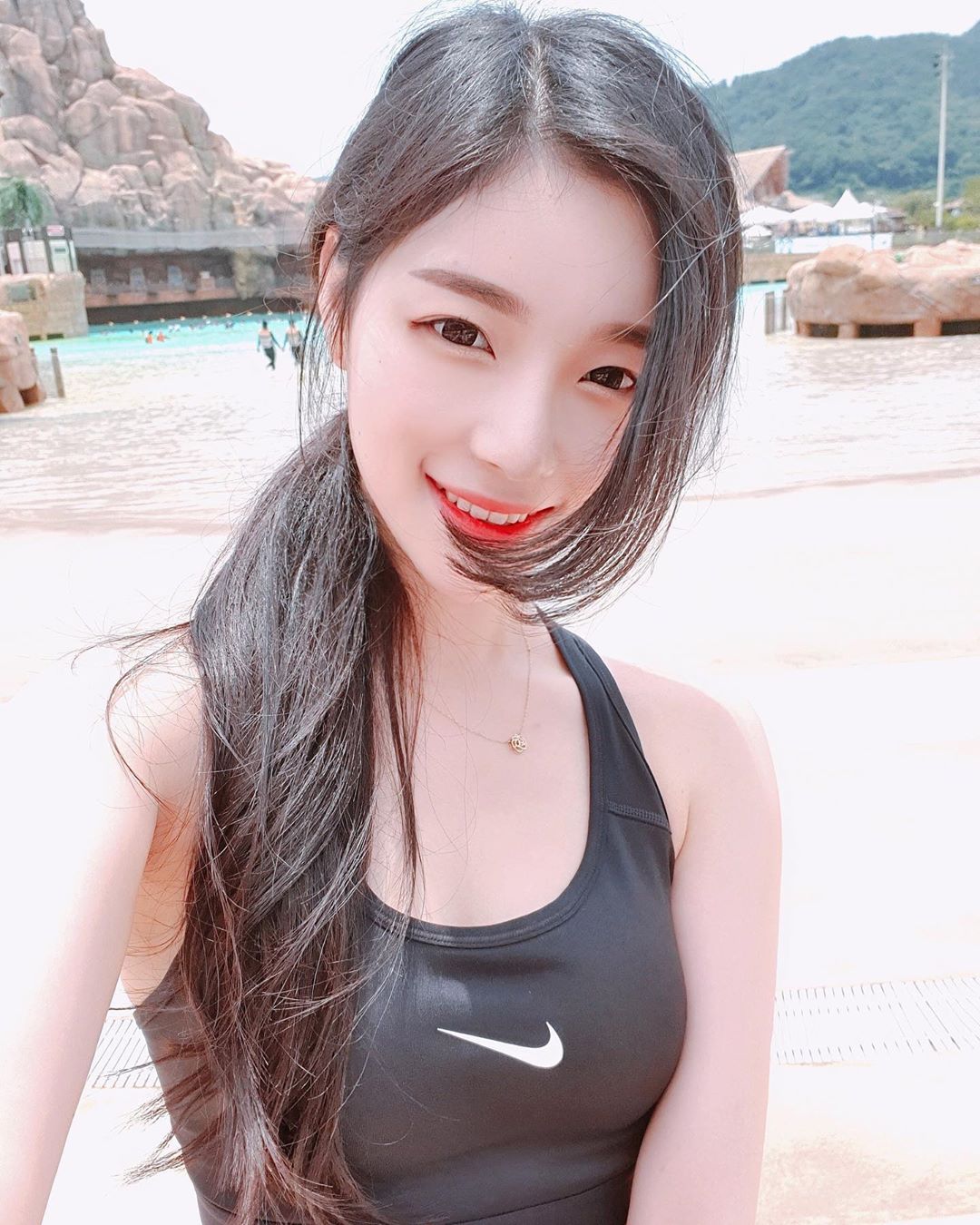 女神級顏值戀愛感爆棚 甜美微笑讓網友秒圈粉-第1章-图片10
