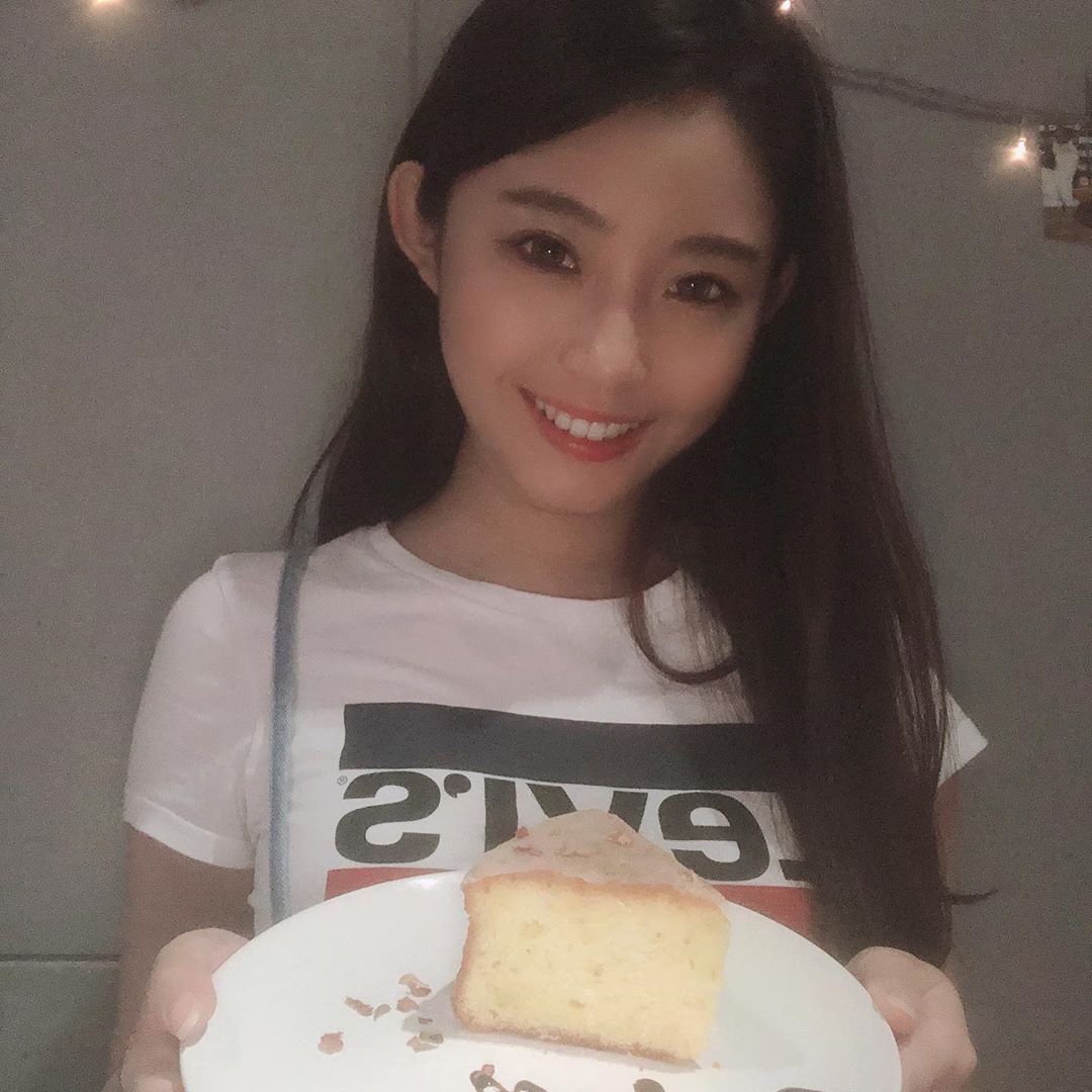 Katherine凱薩琳 稚嫩的臉蛋卻有著不科學的身材-第1章-图片24