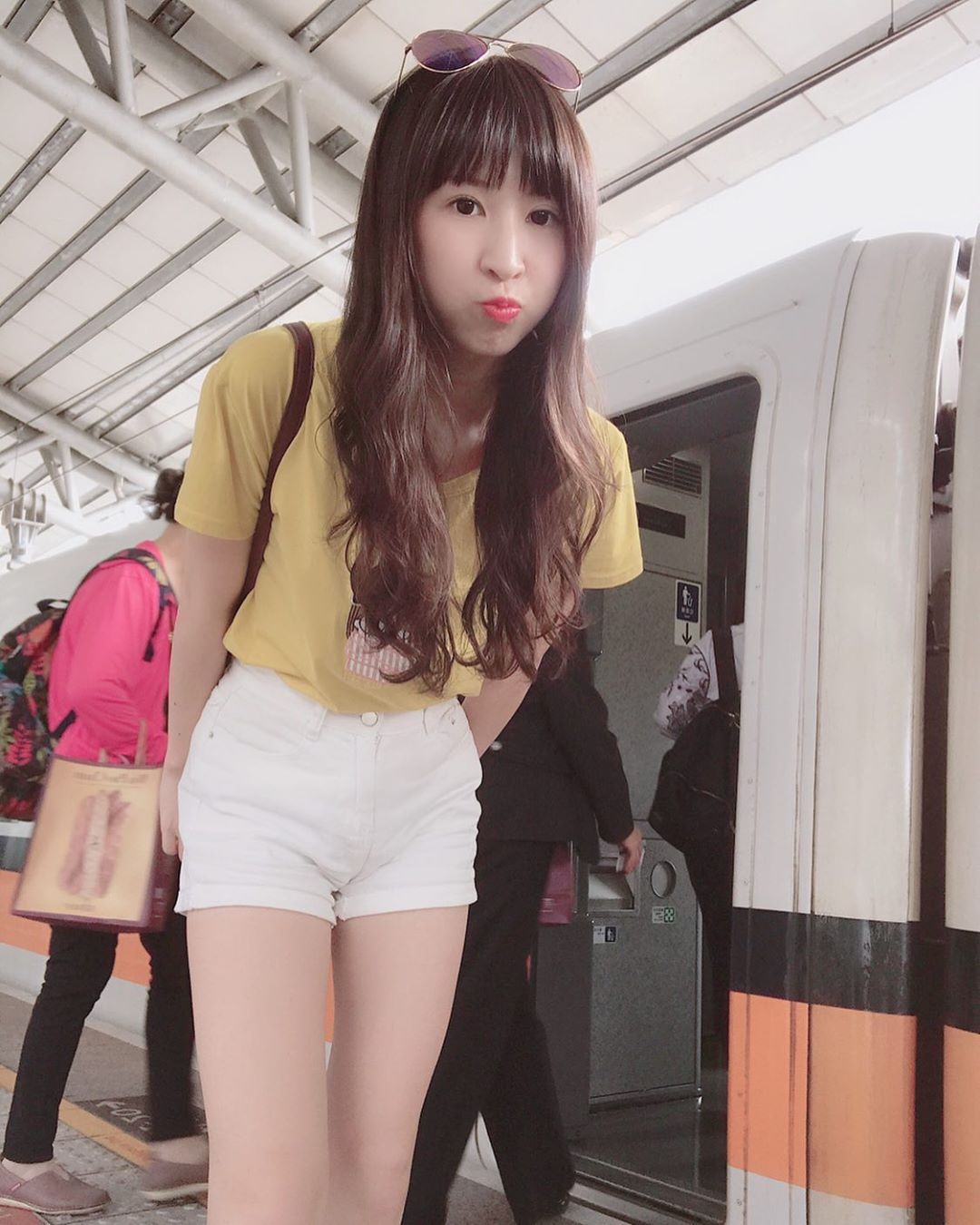 Beautiful legs X filled with bullets... Sexy eyesight can’t hold Ashely-第1章-图片12