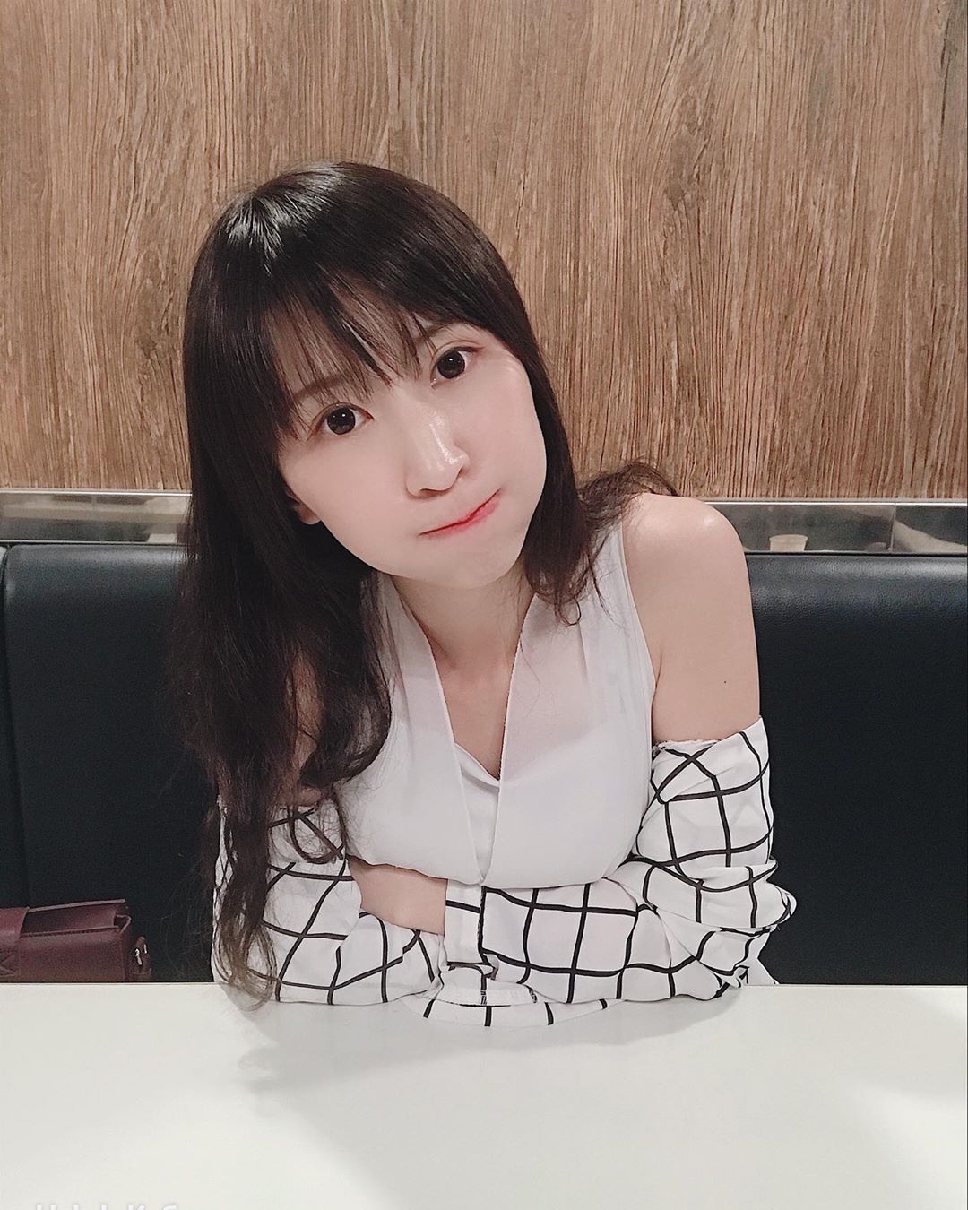 Beautiful legs X filled with bullets... Sexy eyesight can’t hold Ashely-第1章-图片15