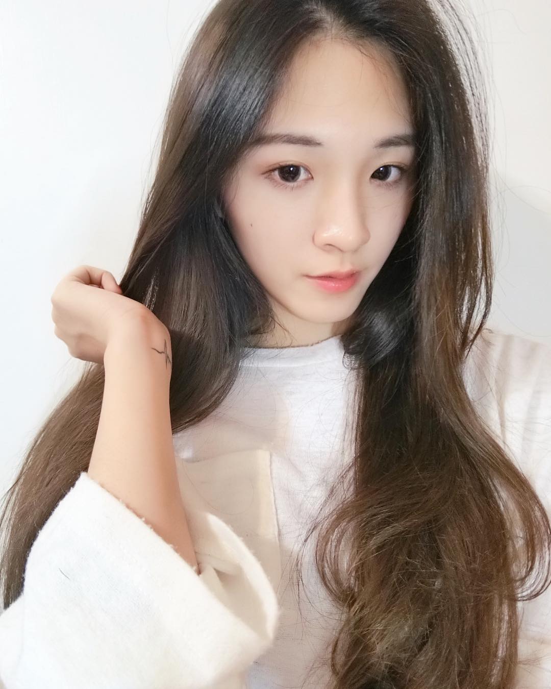 Lower-headed beauty not afraid of breaking her neck HideLyn-第1章-图片4