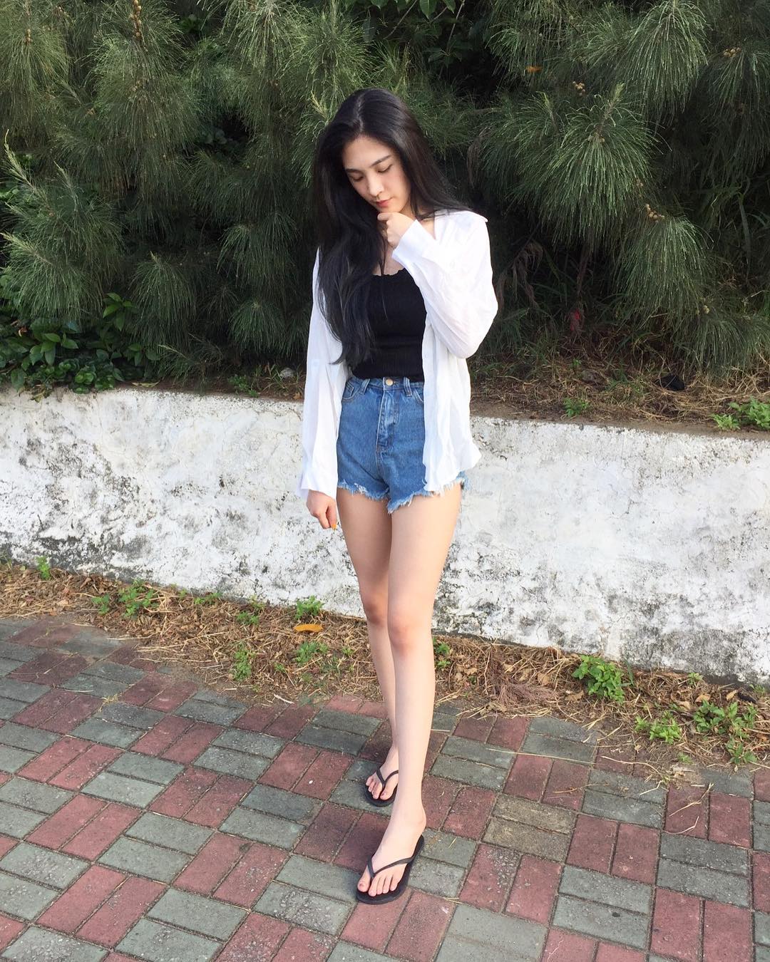 Lower-headed beauty not afraid of breaking her neck HideLyn-第1章-图片5