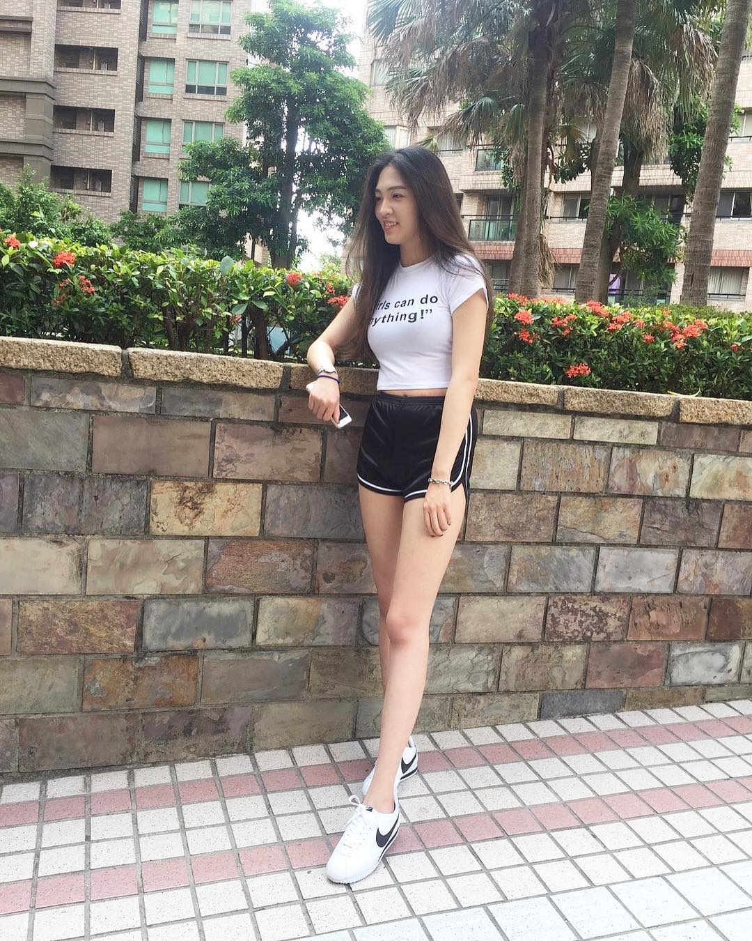 Lower-headed beauty not afraid of breaking her neck HideLyn-第1章-图片8