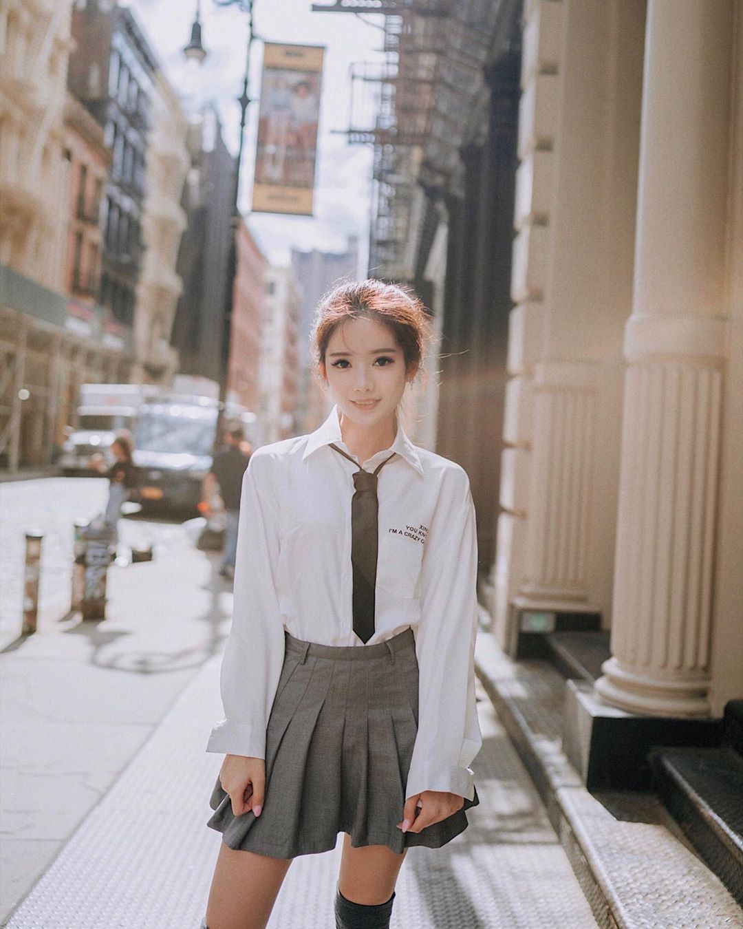 沒辦法 姐姐扭到脖子了~Meng Xiao-第1章-图片2