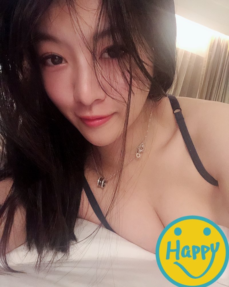 Ada L: 我又來台灣玩了 慶祝台灣生日快樂~-第1章-图片1