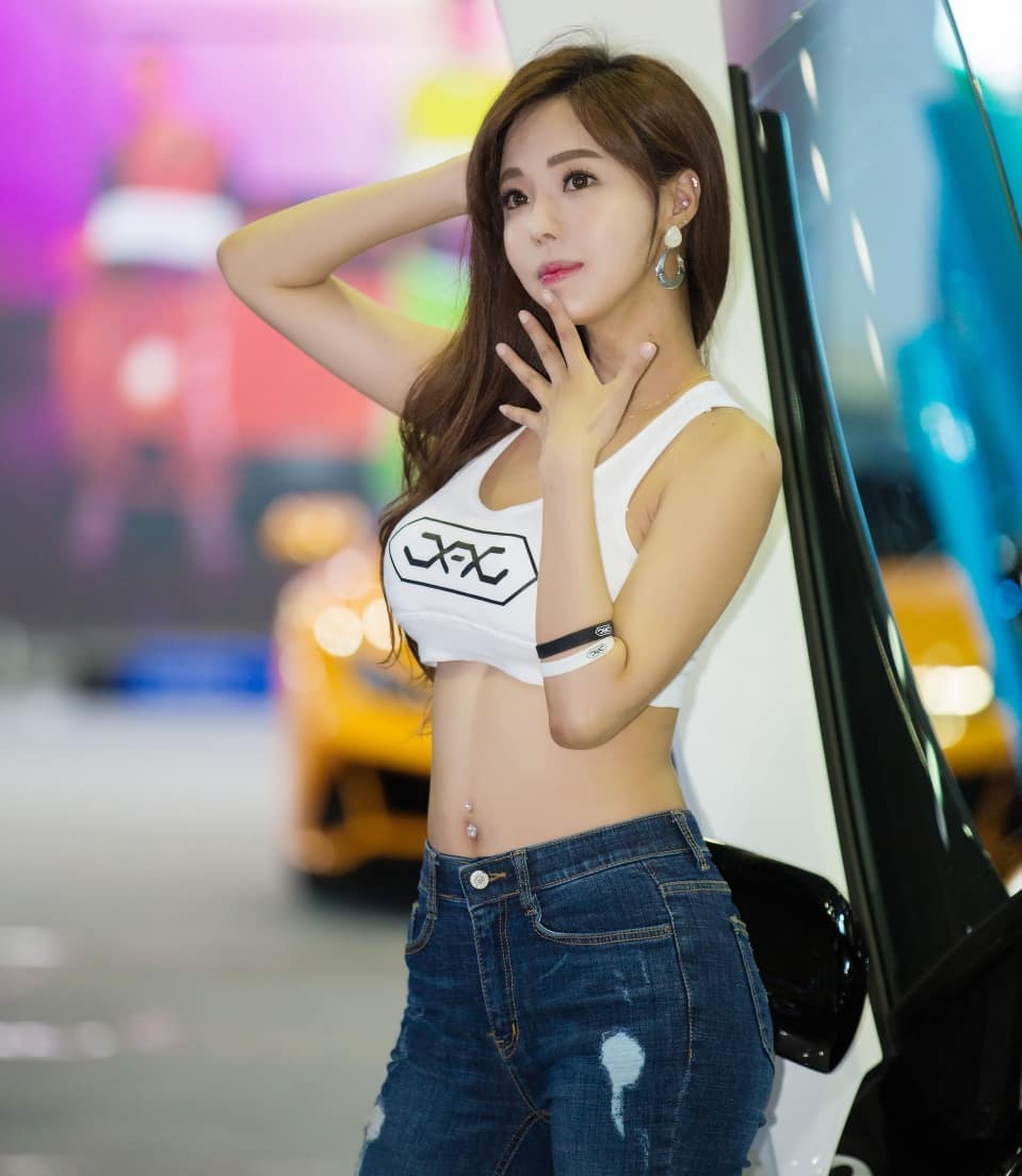 高顏值韓國賽車女郎 黃金比例身軀嬌點滿滿-第1章-图片9