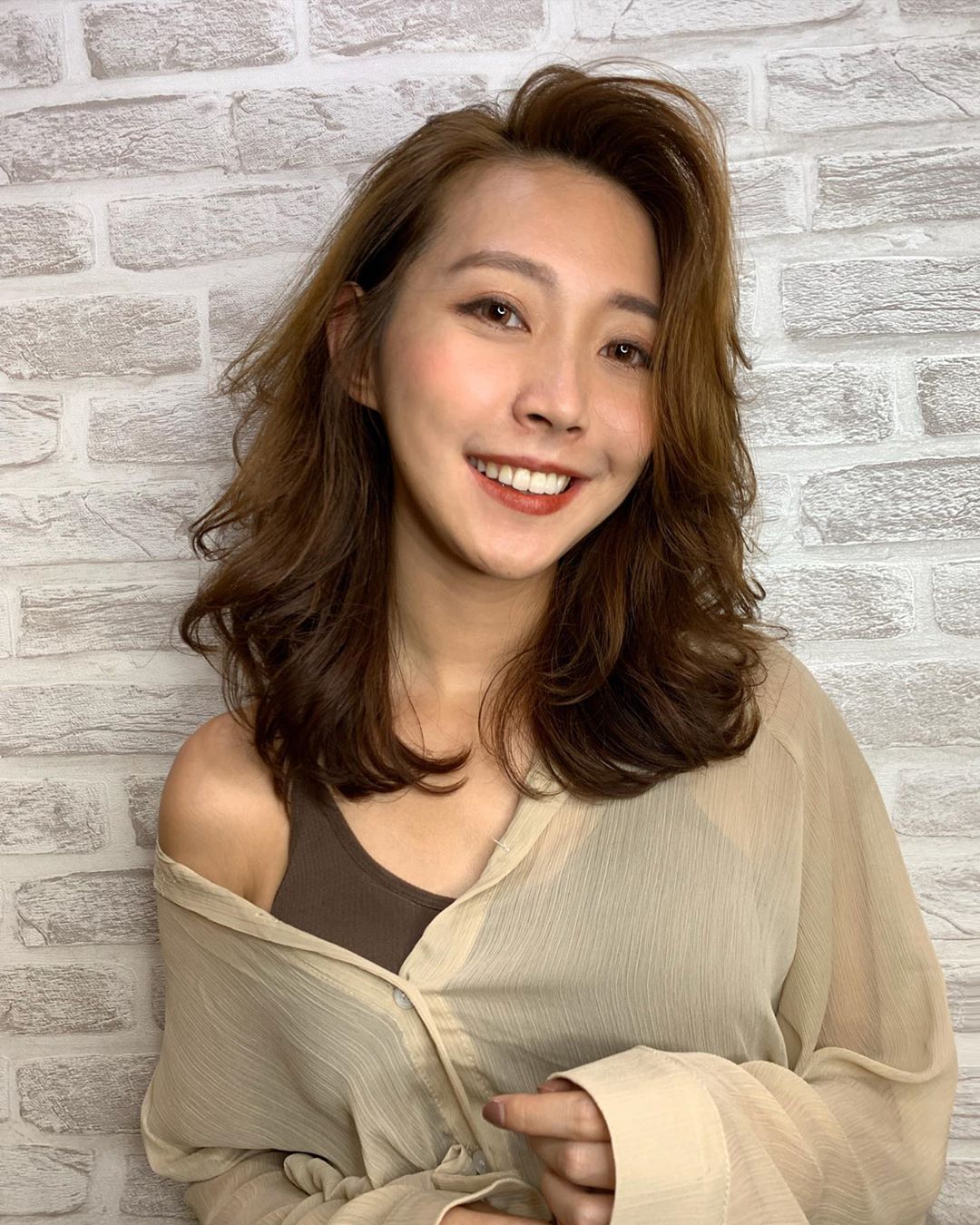 小婕~ 學校畢業了 社會生活剛開學-第1章-图片6