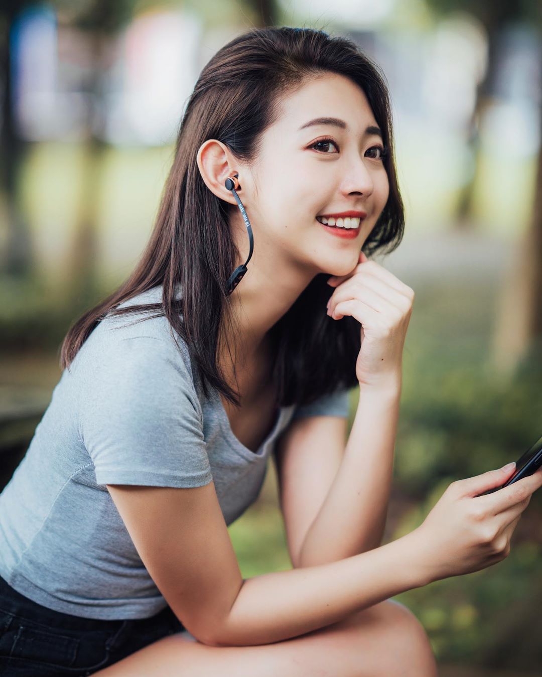 小婕~ 學校畢業了 社會生活剛開學-第1章-图片13