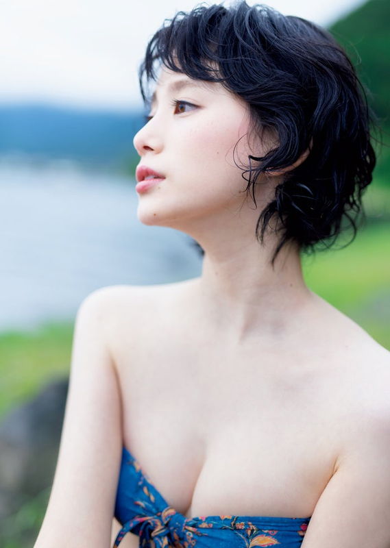 金城茉奈、騎士竜戦隊リュウソウジャー龍井うい役・金城茉奈が水著グラビア初披露で...