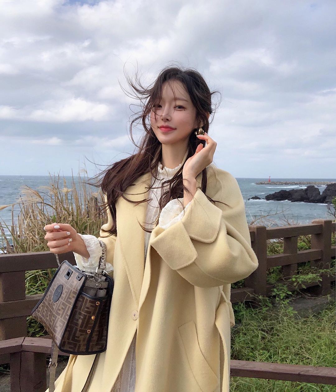 魅惑雙眸超殺電眼 極品身材曲線讓人想入非非-第1章-图片11