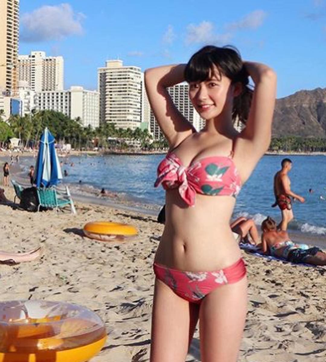 超級卡哇伊櫻花妹...單純的她不知道「一對胸乳泳裝罩不住」就要蹦出來!:想疼愛!-第1章-图片13
