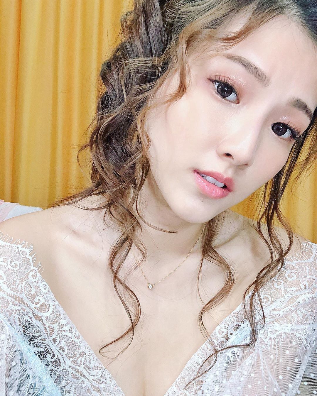 楊倩兒: 我雖然有虎牙 但是我是一隻小喵咪-第1章-图片6