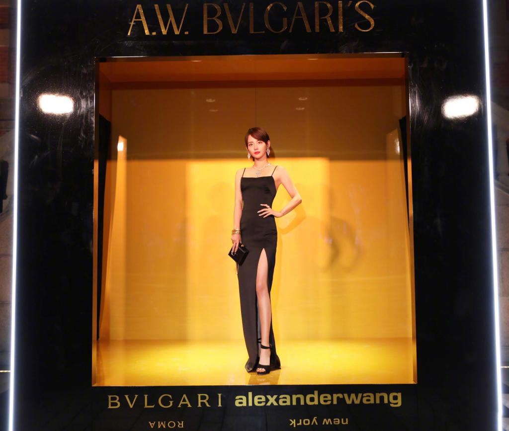 張嘉倪性感禮服寫真