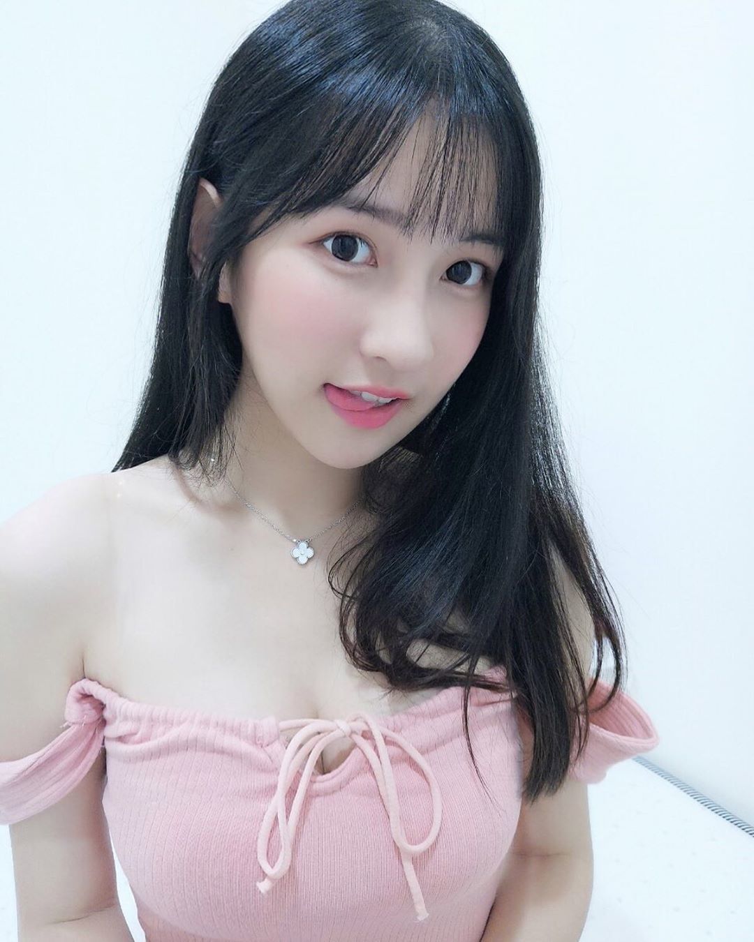 白皙妹不只顏值動人還很愛國!國旗裝下「飽滿ㄉ好料」藏不住…她羞喊:我不4韓粉!-第1章-图片14