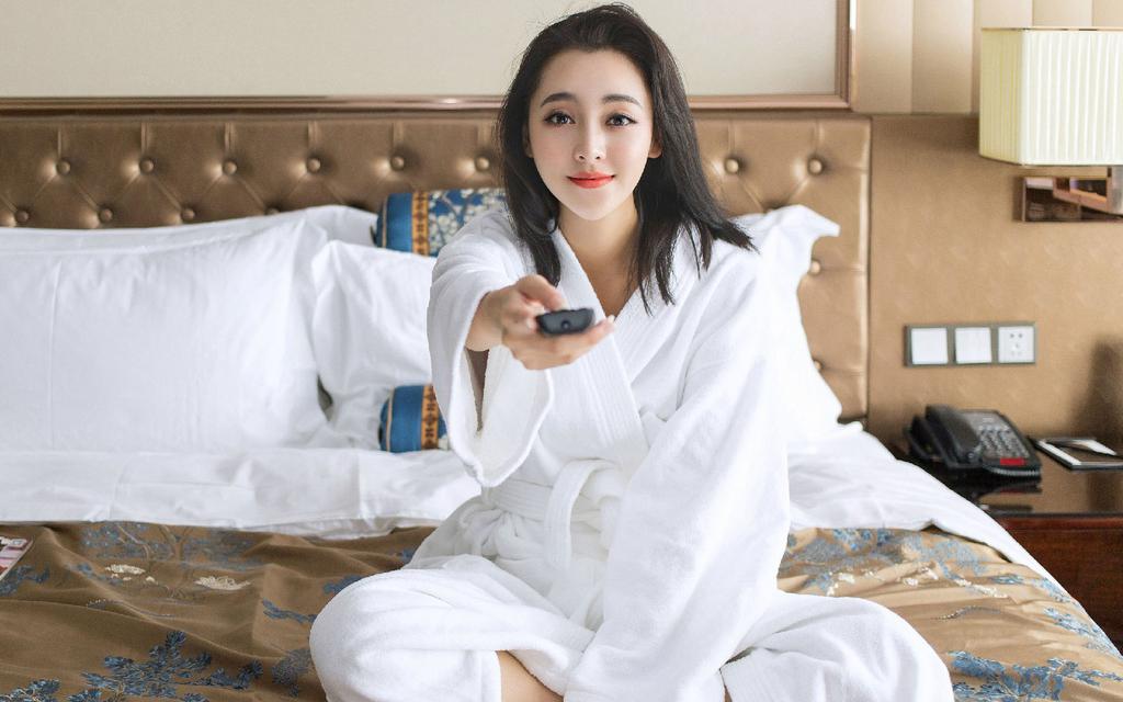漂亮浴袍美女梁晶瑩-第1章-图片8