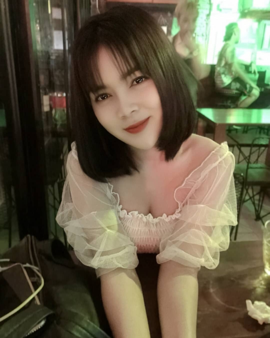 超飽滿乳量火辣指數破表 超深乳溝邪惡視角看不完