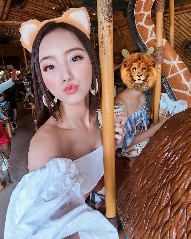 台灣短髮空姐Caroline 好身材撐起中空泳裝-第1章-图片12