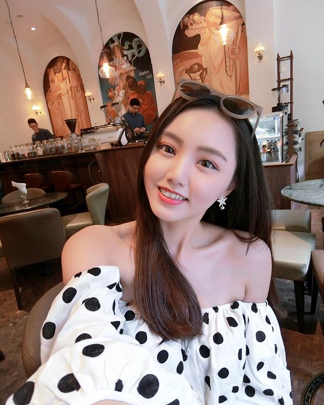 台灣短髮空姐Caroline 好身材撐起中空泳裝-第1章-图片15