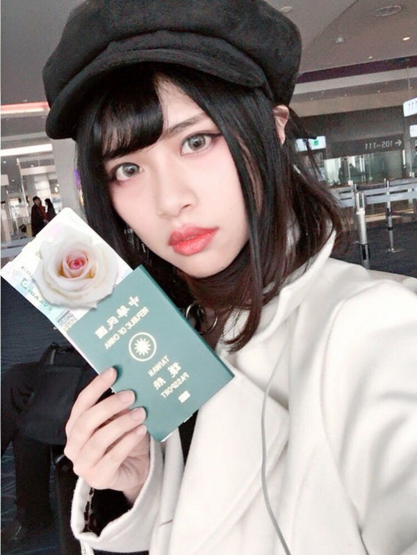 NiNi、SNSで人気の台灣人留學生コスプレイヤーNiNi、緊張した初DVDで天然豊満ボディでセ...-第1章-图片2