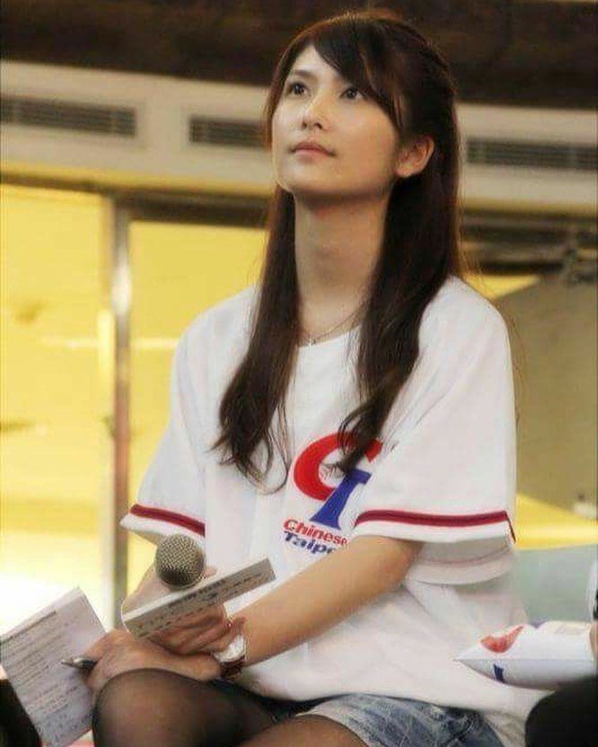 體育主播界的顏值擔當!臉蛋美到像天使下凡「飽滿の隱乳」形狀太OP:想和她17運動!-第1章-图片4