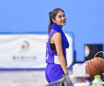 體育主播界的顏值擔當!臉蛋美到像天使下凡「飽滿の隱乳」形狀太OP:想和她17運動!-第1章-图片6