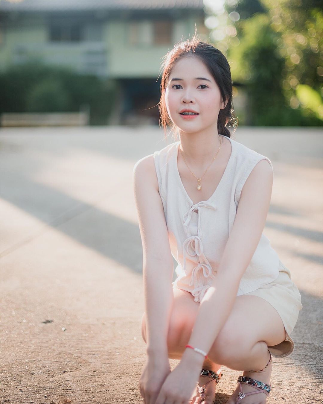 胸腰黃金曲線騷氣外洩 視覺衝擊讓網友圈粉