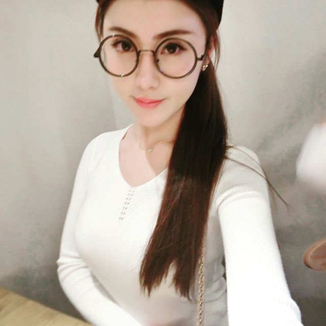 米米恩 – 爆乳釣蝦女VIVIAN-第1章-图片32