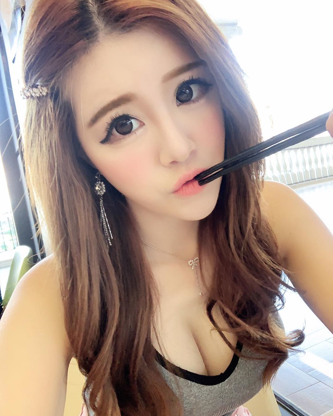 Wanting to unlock and breast and sweet little maid... dressed “filled with two hemispheres” directly splashed out... little head hello exploded: directly Soha!-第1章-图片5