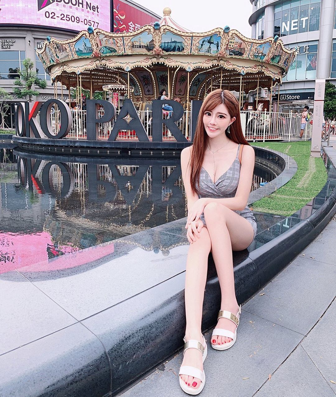 Wanting to unlock and breast and sweet little maid... dressed “filled with two hemispheres” directly splashed out... little head hello exploded: directly Soha!-第1章-图片9