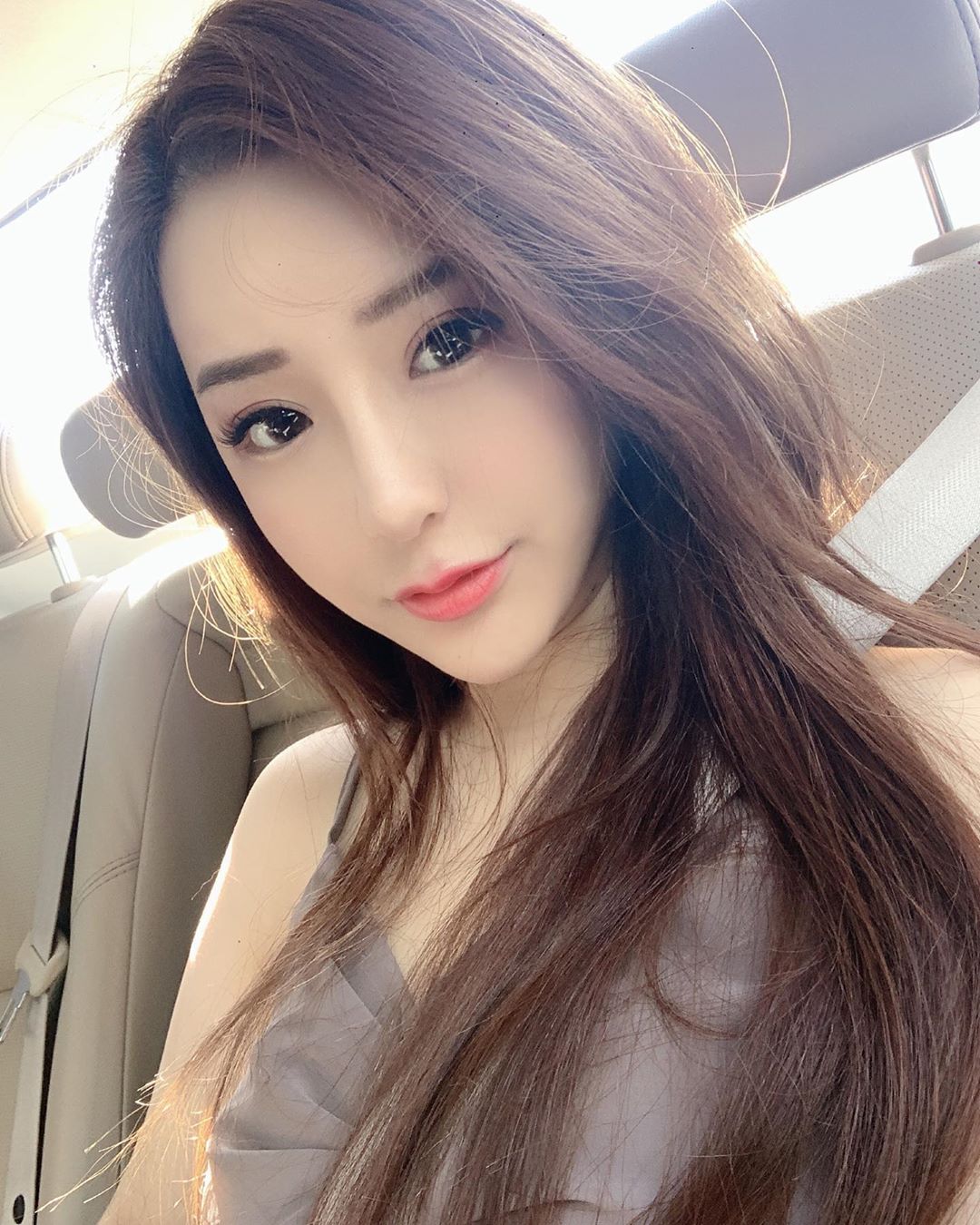 Jane Yang: 有沒有覺得我...像某位氣質明星呀-第1章-图片1