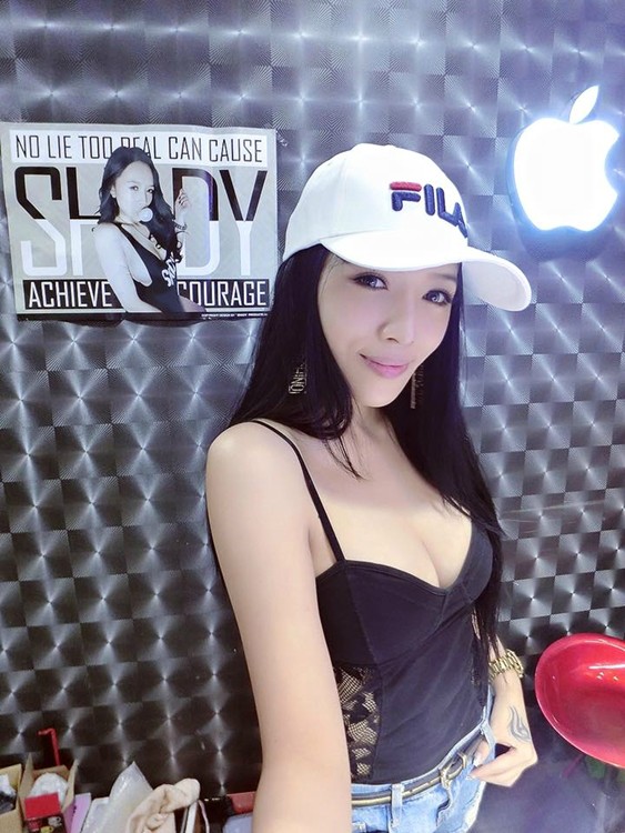 「抖乳」蕾絲妹 林央子-第1章-图片14