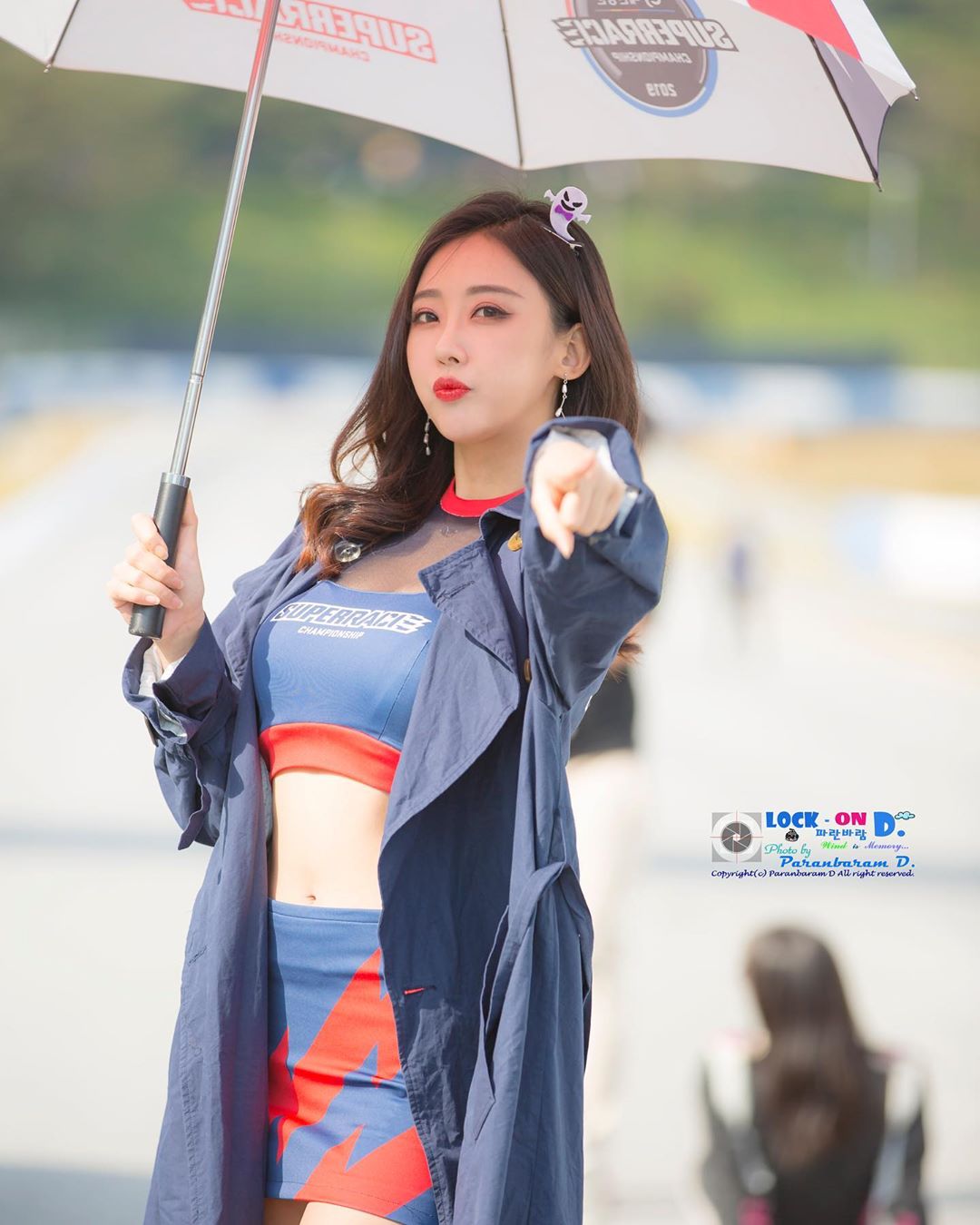 賽車女郎身材太火辣讓人分心 仙氣爆發看的心癢難耐-第1章-图片1