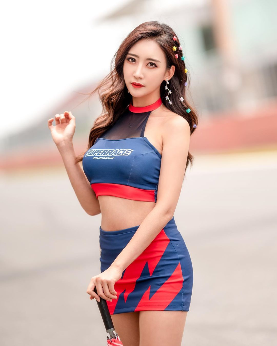 賽車女郎身材太火辣讓人分心 仙氣爆發看的心癢難耐-第1章-图片4