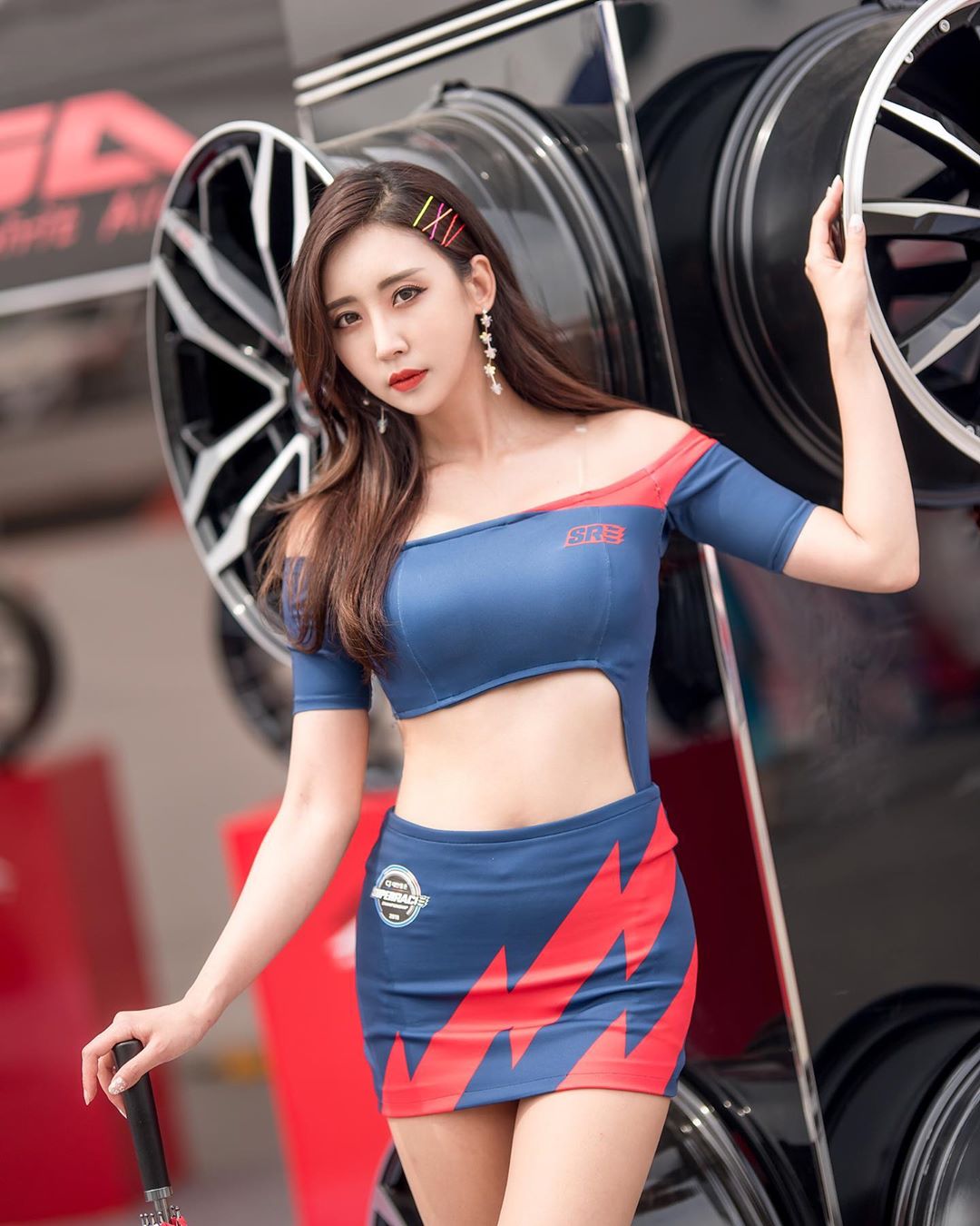 賽車女郎身材太火辣讓人分心 仙氣爆發看的心癢難耐-第1章-图片11