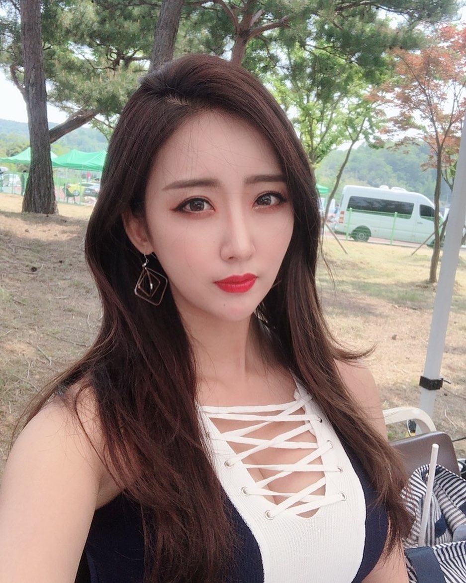 賽車女郎身材太火辣讓人分心 仙氣爆發看的心癢難耐-第1章-图片19