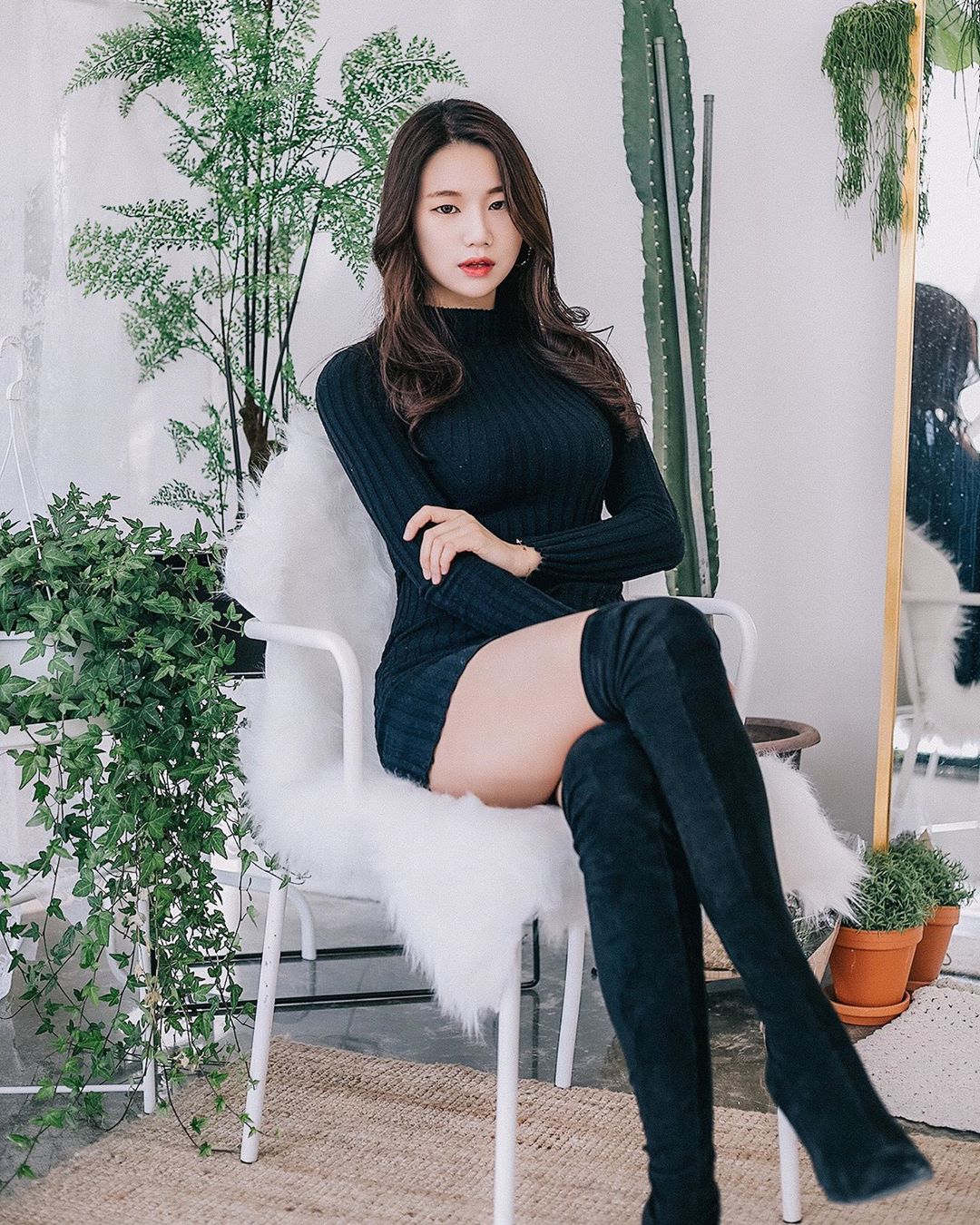 水蛇腰誘人美乳想引人犯罪 正面視角超突出讓網友暴動-第1章-图片1