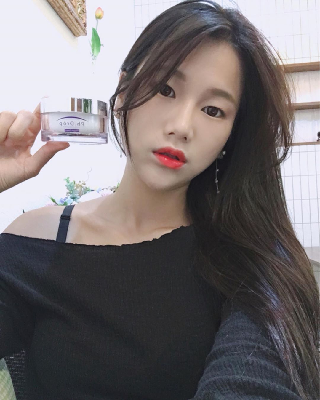 水蛇腰誘人美乳想引人犯罪 正面視角超突出讓網友暴動-第1章-图片3