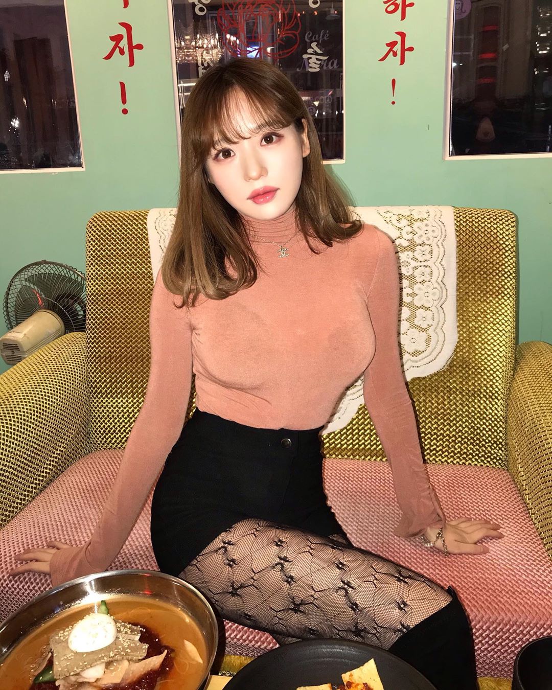 零死角顏值讓人迷戀 豐腴身材衝擊感好致命