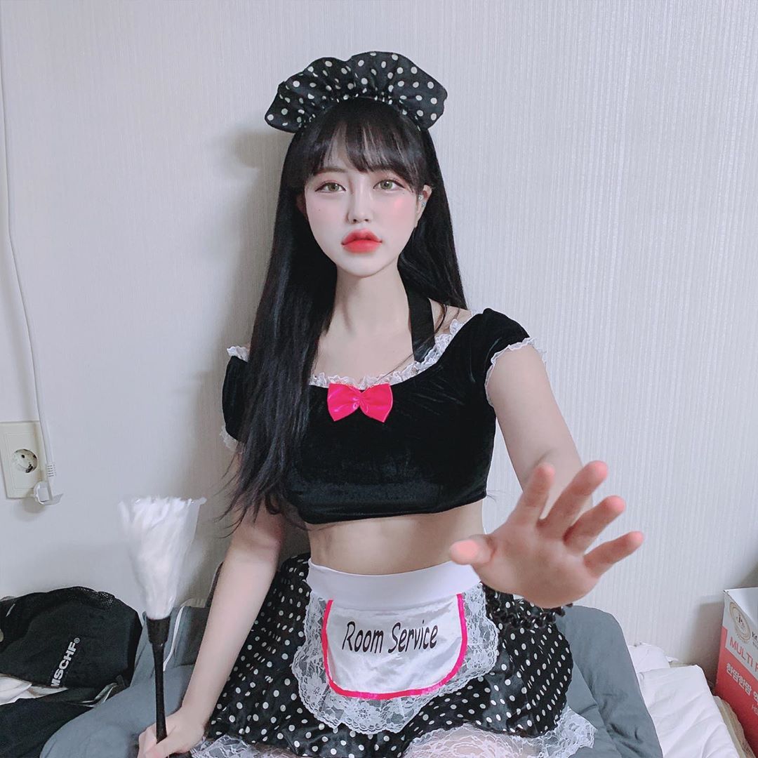 邪惡視角誘人美乳忍不住瞄一眼 清新感回眸眼神會勾魂-第1章-图片4
