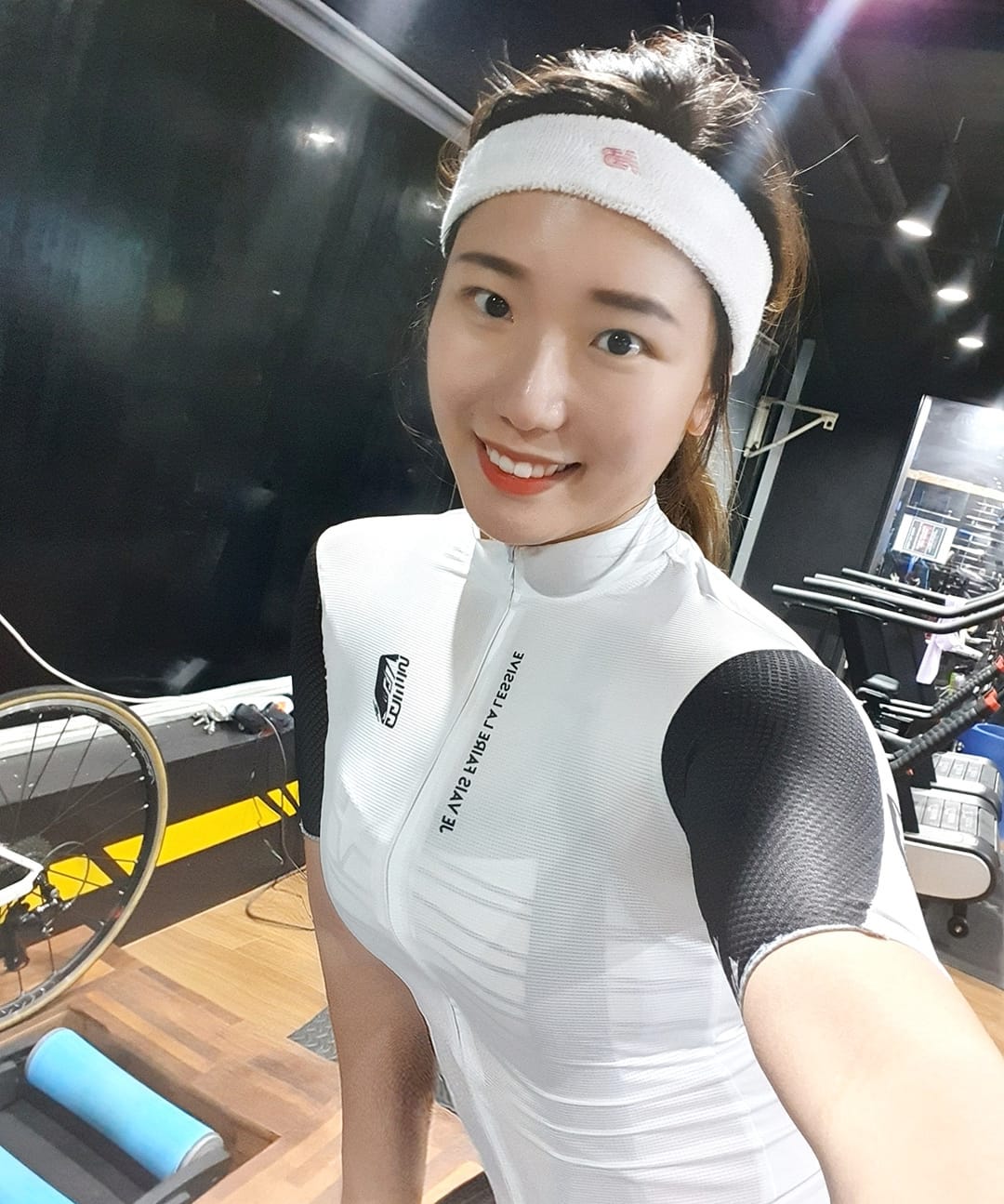 熱愛運動白皙美人 正氣稟然勾魂上圍讓網友躁動-第1章-图片1