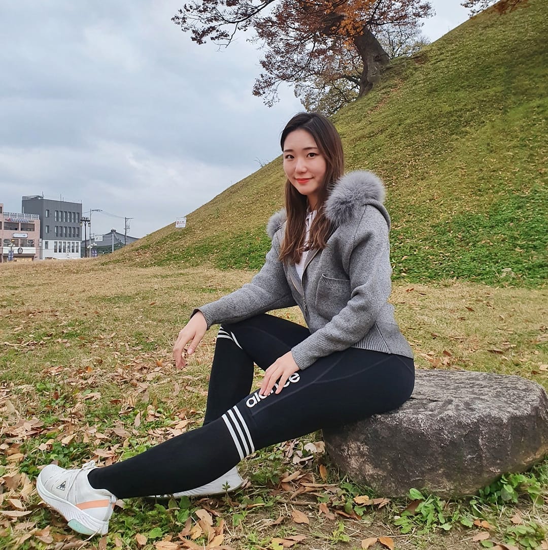 熱愛運動白皙美人 正氣稟然勾魂上圍讓網友躁動-第1章-图片6