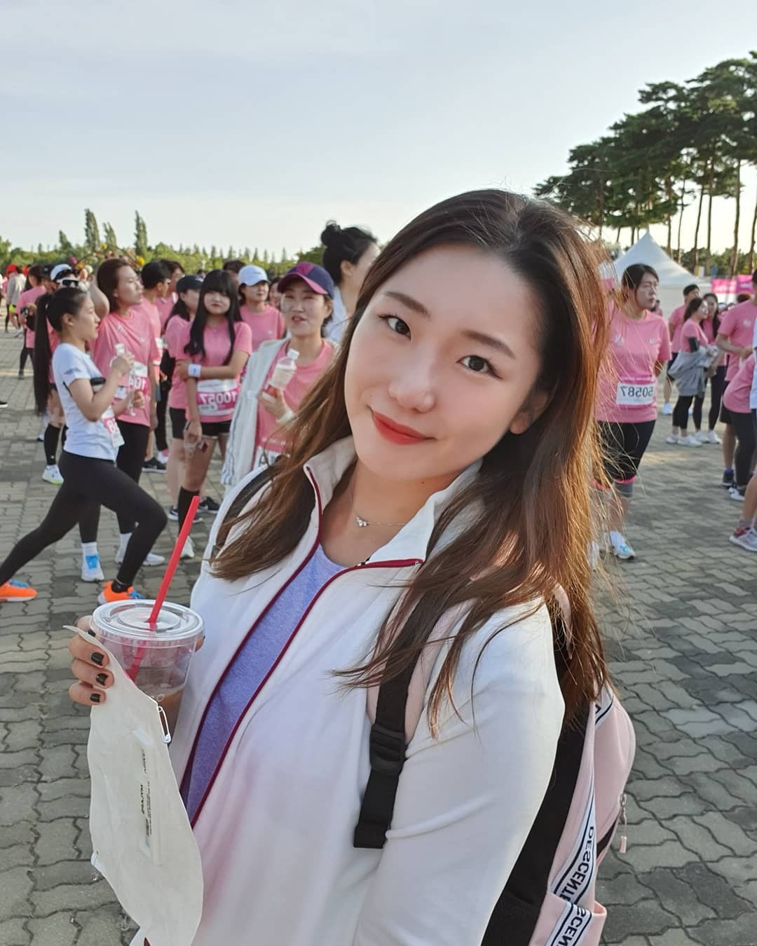 熱愛運動白皙美人 正氣稟然勾魂上圍讓網友躁動-第1章-图片16