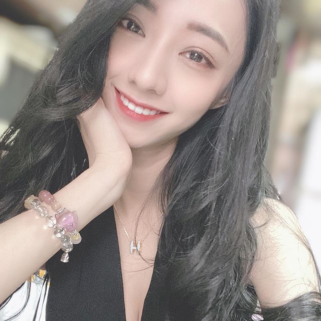 琳仔 曲線超犯規正妹讓人把持不住-第1章-图片13