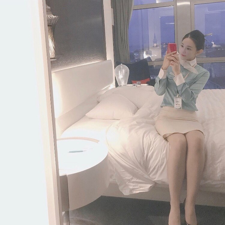 S級身材曲線夠惹火 仙女級顏值讓人目不轉睛