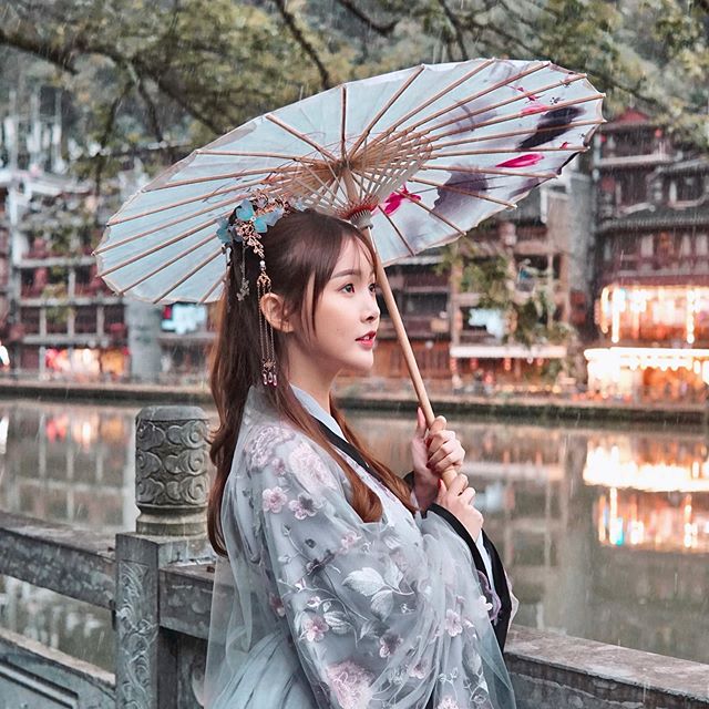 宜霏 白嫩歐派超S身材太逆天 網友讚大好-第1章-图片19