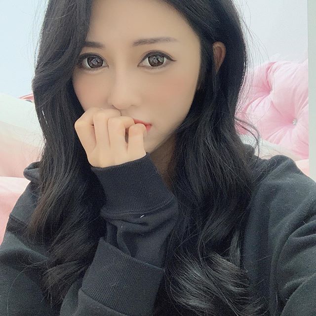 安希 Q彈美乳超外放......這波乳浪太強大了-第1章-图片1