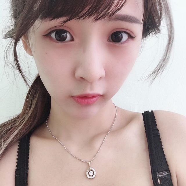 Big Snow White Breastfeeding Wife Thoughts to Marry Home-第1章-图片4