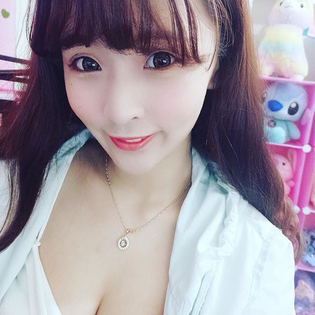 Big Snow White Breastfeeding Wife Thoughts to Marry Home-第1章-图片14