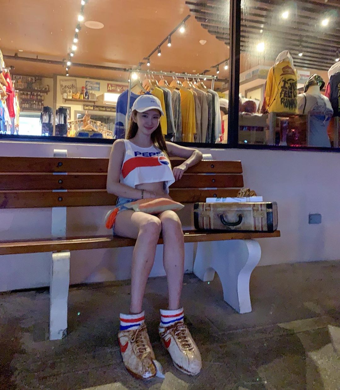 韓國姊甜笑底下藏兇機 露出傲人美乳讓人眼睛為之一亮-第1章-图片11